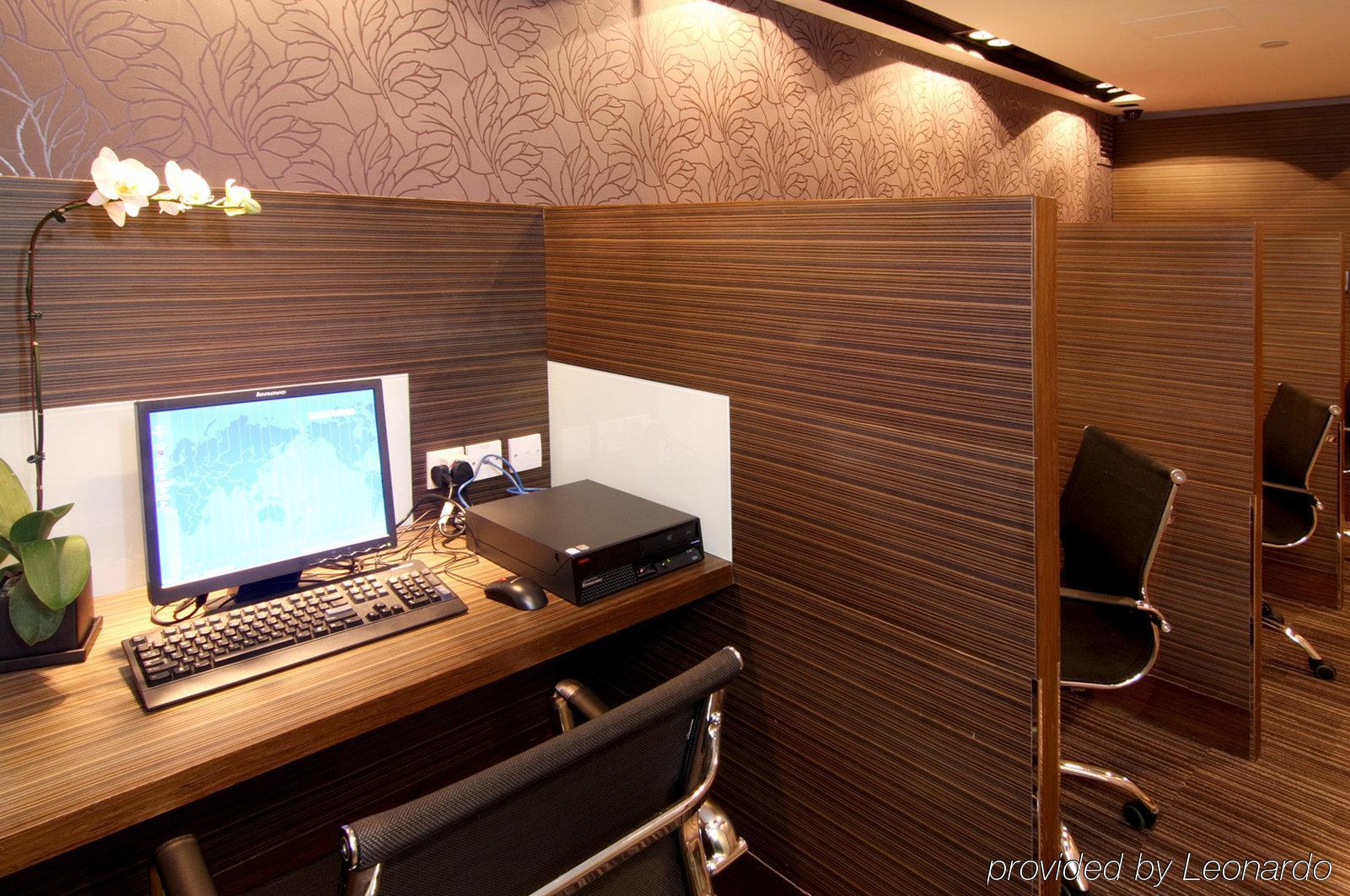 House 酒店